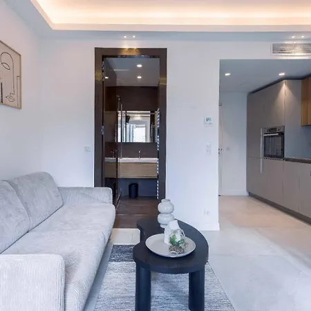 Charlie - Bd De Lorraine Κάννες